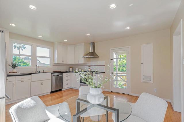 991 E Taylor Street, San Jose CA: https://media.crmls.org/mediaz/a5397dc5-fb58-4d66-bce6-79e8dc8ed114.jpg