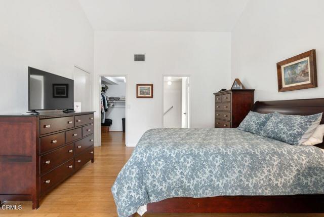 6036 Gitana Avenue, Camarillo CA: https://media.crmls.org/mediaz/a539ca1d-b84e-4695-838e-10ec35310797.jpg