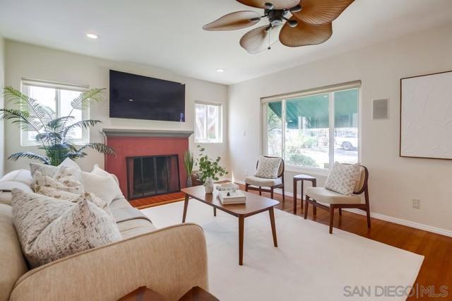 309 11 E Ave, Coronado CA: https://media.crmls.org/mediaz/a53a17f0-c57b-4f3a-b6a0-58425397e7e3.jpg