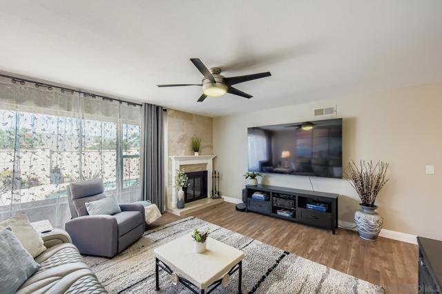 12450 Robison Blvd, Poway CA: https://media.crmls.org/mediaz/a53ac003-58ce-43fa-b16c-94bb0c3d4ca0.jpg