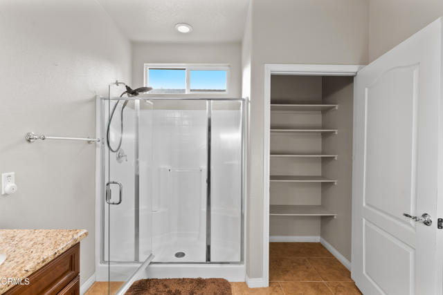 Detail Gallery Image 12 of 20 For 13324 Sterling Heights Dr, Bakersfield,  CA 93306 - 2 Beds | 2 Baths