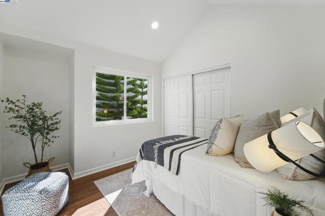 35864 Killorglin Cmn, Fremont CA: https://media.crmls.org/mediaz/a53b599f-7f66-44c9-93b2-c2eee89380cd.jpg