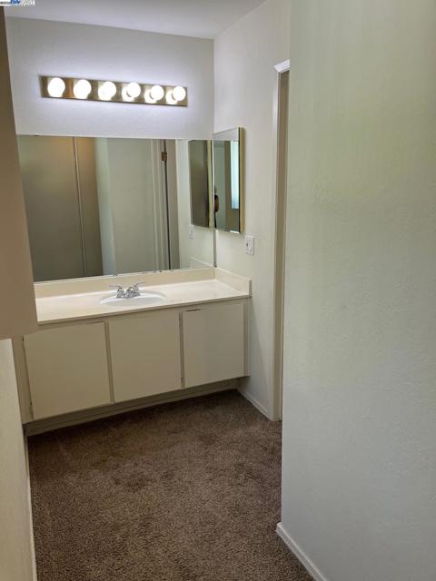 4205 Mairmont Dr, Pleasanton CA: https://media.crmls.org/mediaz/a53b7d15-d4ac-4d94-9523-df00e4ddc0da.jpg