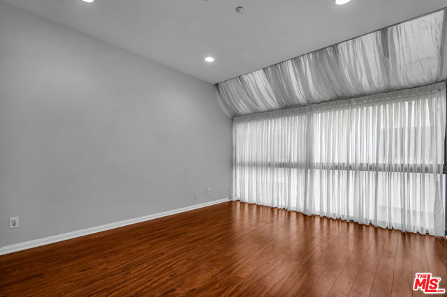 Light and bright 2nd bedroom