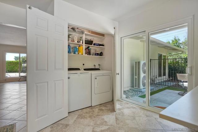 11668 Altoona Dr, El Cajon CA: https://media.crmls.org/mediaz/a53c0388-42a5-40a7-95c8-277e08104e23.jpg