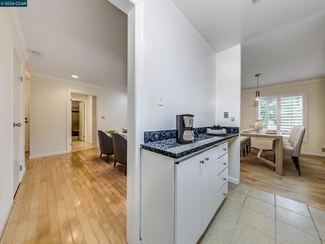 820 N Delaware St, San Mateo CA: https://media.crmls.org/mediaz/a53c34ab-d9fe-4713-a586-6133aa9fa15c.jpg