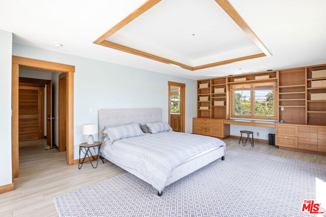 30362 Morning View Drive, Malibu CA: https://media.crmls.org/mediaz/a53c5ea8-f085-4284-b645-0100a730dbce.jpg