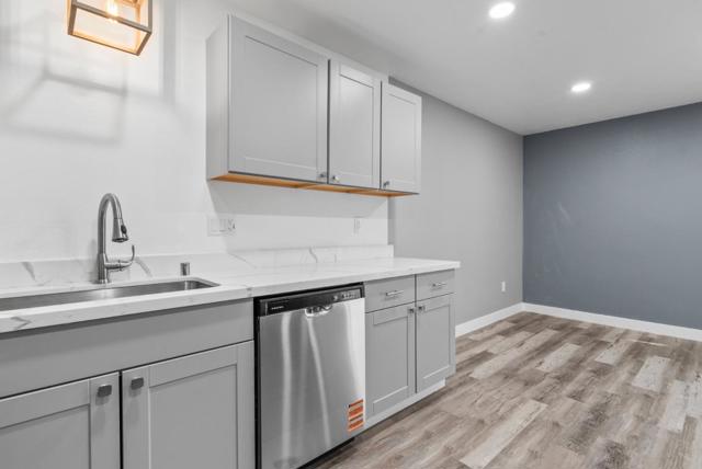 912 Acosta Plaza, Salinas CA: https://media.crmls.org/mediaz/a53cb61e-4d96-4805-b552-8026e1150549.jpg