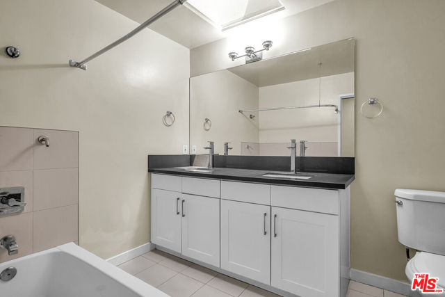5137 Reynier Avenue, Los Angeles CA: https://media.crmls.org/mediaz/a53d2e53-1494-420d-b541-f49387d27a9d.jpg