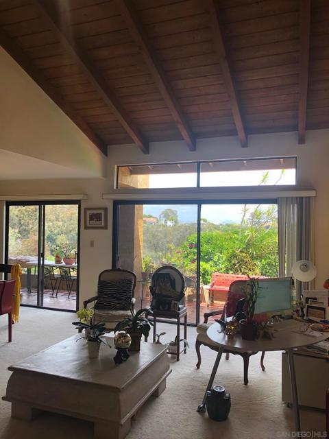 6645 Caminito Scioto, La Jolla CA: https://media.crmls.org/mediaz/a53df4bd-0d9f-4821-9f20-13fe7d736ac1.jpg