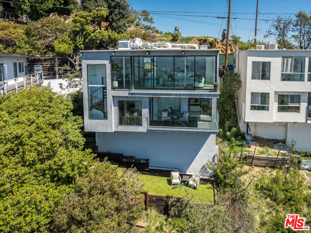 8506 Magnolia Drive, Los Angeles CA: https://media.crmls.org/mediaz/a53ed946-54b0-4cd9-a7c7-e594aa295d3e.jpg