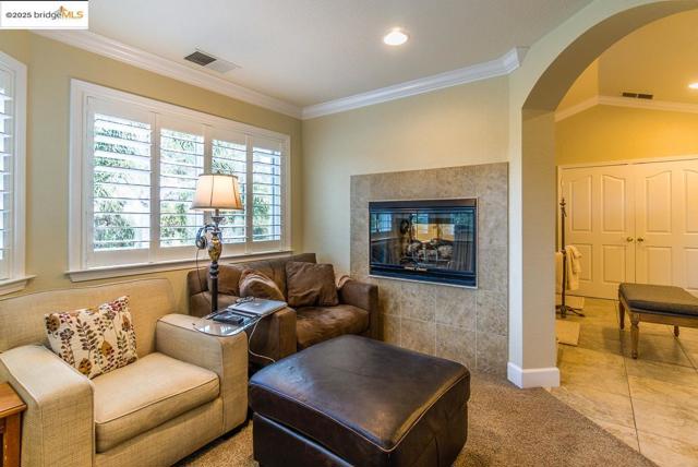 2438 Pinehurst Ct, Discovery Bay CA: https://media.crmls.org/mediaz/a53f73e1-0be5-405a-8793-873f3e05602b.jpg