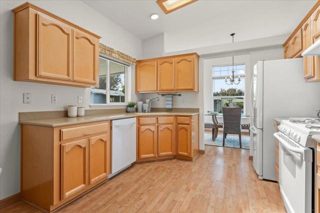 16 Primrose Street, Aptos CA: https://media.crmls.org/mediaz/a54009ff-3465-40da-ada5-316c7988eb79.jpg