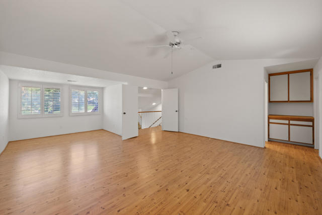 41629 Woodhaven W Drive, Palm Desert CA: https://media.crmls.org/mediaz/a5402cf0-4902-48e2-9bbc-3bd40c410269.jpg