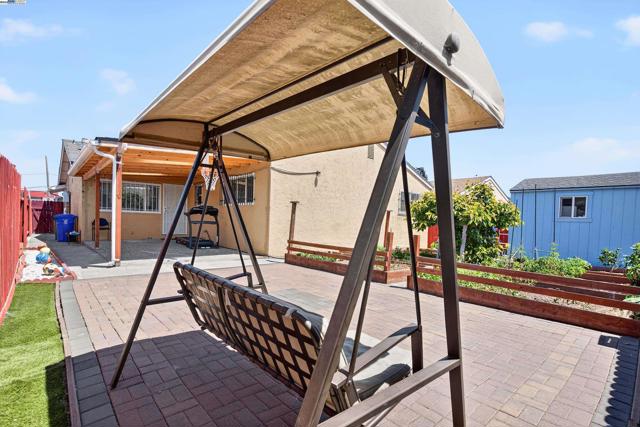 4300 Berk Ave, Richmond CA: https://media.crmls.org/mediaz/a5404991-e046-4df2-9bba-e49dbf3dd255.jpg