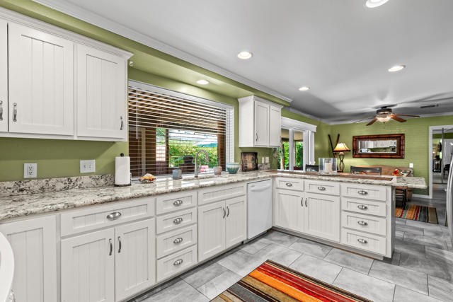 39231 Hidden Water Place, Palm Desert CA: https://media.crmls.org/mediaz/a540b127-63ae-4ef1-b011-503826a84f7a.jpg