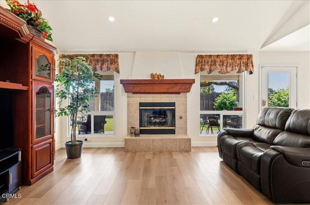 Detail Gallery Image 10 of 46 For 5813 Ragusa Ln, Bakersfield,  CA 93308 - 3 Beds | 2 Baths