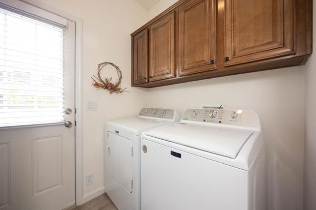22 Seascape Drive, Half Moon Bay CA: https://media.crmls.org/mediaz/a541000d-ab8f-493c-adab-888bfb8ae95a.jpg