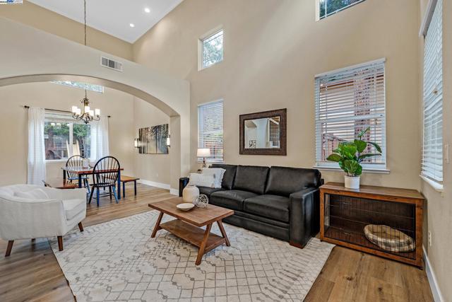 1787 Maralisa Lane, Livermore CA: https://media.crmls.org/mediaz/a5410f53-8fa6-4ddd-956b-c0fe44bbada7.jpg