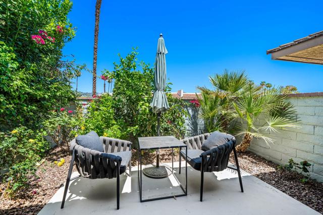 88 Princeton Drive, Rancho Mirage CA: https://media.crmls.org/mediaz/a5422f32-cbcb-47d8-97ea-9f9a44dc781e.jpg
