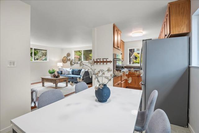 2934 San Juan Boulevard, Belmont CA: https://media.crmls.org/mediaz/a54236ac-5257-4622-b943-def5135eb219.jpg