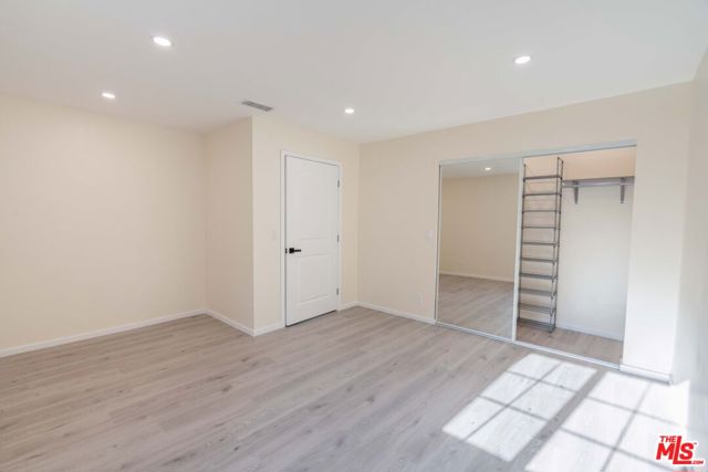 9701 Wheatland Avenue, Sunland CA: https://media.crmls.org/mediaz/a5428d42-8cb2-43cb-acac-a840ea17d131.jpg