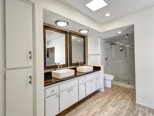 426 Village W Square, Palm Springs CA: https://media.crmls.org/mediaz/a5432637-6828-463d-ae30-ca5aa58353ef.jpg