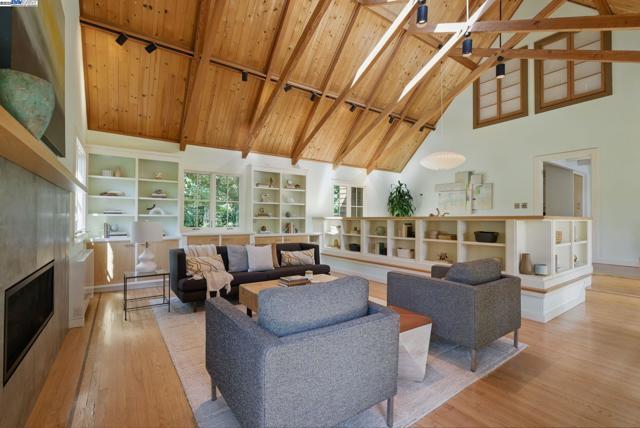 7380 Claremont Ave, Berkeley CA: https://media.crmls.org/mediaz/a543ae41-24e9-4b05-9bc7-c549f0a3dd6a.jpg
