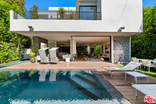849 N Spaulding Avenue, Los Angeles CA: https://media.crmls.org/mediaz/a544095e-577a-4f71-b32b-014bbe6675cc.jpg