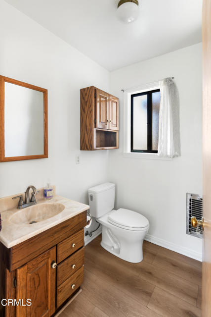 2432 Carol Park Place, Montrose CA: https://media.crmls.org/mediaz/a5444368-2f35-4c89-ba18-444782c5fc08.jpg