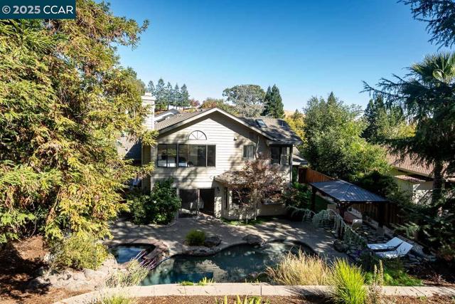 311 Valley High Dr, Pleasant Hill CA: https://media.crmls.org/mediaz/a54545b2-5c70-4472-bec6-8c9dcd4f24bb.jpg