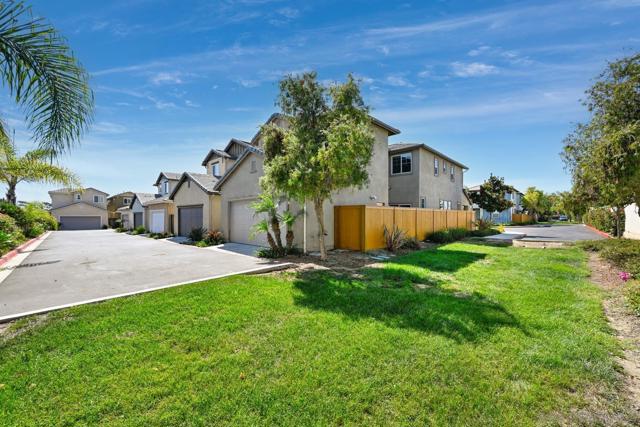 1786 Jasmine Way, Oceanside CA: https://media.crmls.org/mediaz/a5462b9d-b118-4427-968b-947ef23a4aa9.jpg