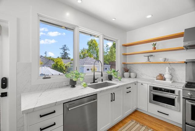 1223 Rhus Street, San Mateo CA: https://media.crmls.org/mediaz/a546a51d-f7c7-46f0-a22a-9d84d116ac96.jpg