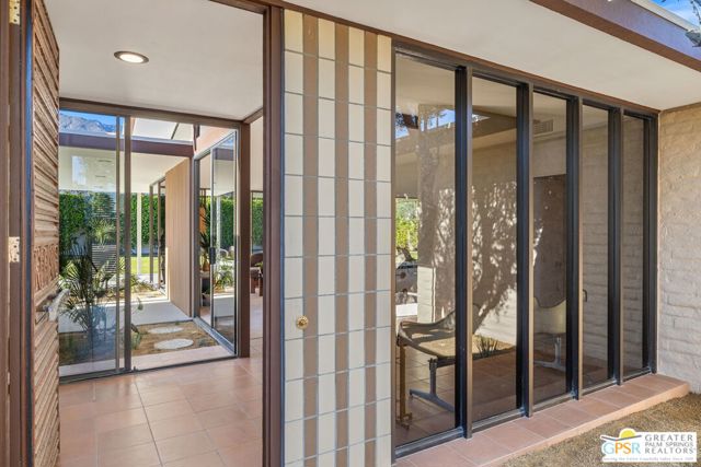 695 N Camino Real, Palm Springs CA: https://media.crmls.org/mediaz/a547146f-1436-4669-859b-4b083716b032.jpg