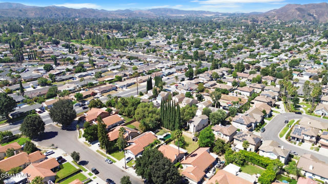 1459 Willowbrook Lane, Simi Valley CA: https://media.crmls.org/mediaz/a54798b8-1b29-44ea-a5f3-89b89f0c56c8.jpg