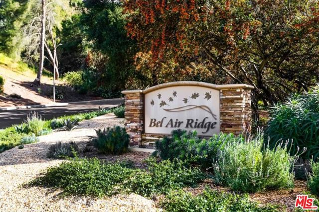 10221 Briarwood Drive, Los Angeles CA: https://media.crmls.org/mediaz/a547a0a7-c2e7-423c-ac7c-9588b6d49ed1.jpg