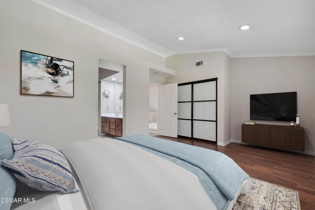 180 Windrose Drive, Newbury Park CA: https://media.crmls.org/mediaz/a547f0a9-fb61-4eb0-8422-edf00ef2f393.jpg