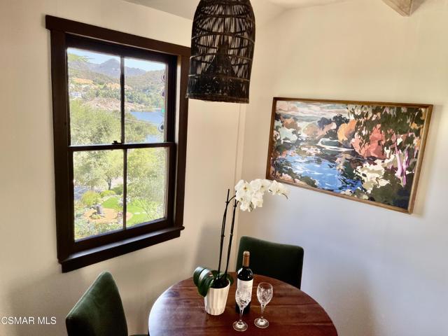 141 Lake Sherwood Drive, Lake Sherwood CA: https://media.crmls.org/mediaz/a5487fd3-328b-432a-a12f-4aed8e581853.jpg