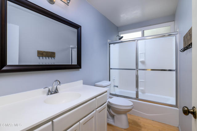 2202 Park Place, Thousand Oaks CA: https://media.crmls.org/mediaz/a548b040-c63a-4746-adbd-13420e47e5a1.jpg