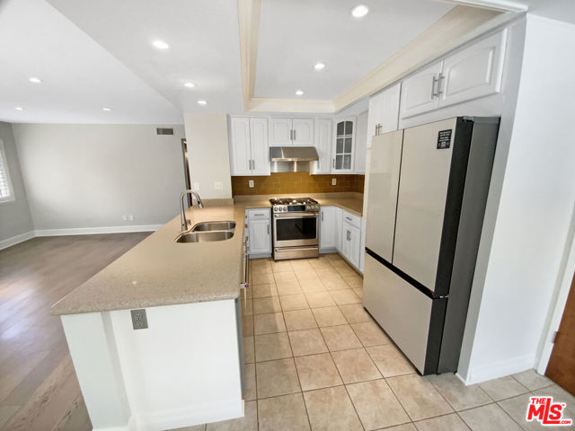 5996 Birdie Drive, La Verne CA: https://media.crmls.org/mediaz/a548da88-607d-46c3-8664-de639cda45e6.jpg