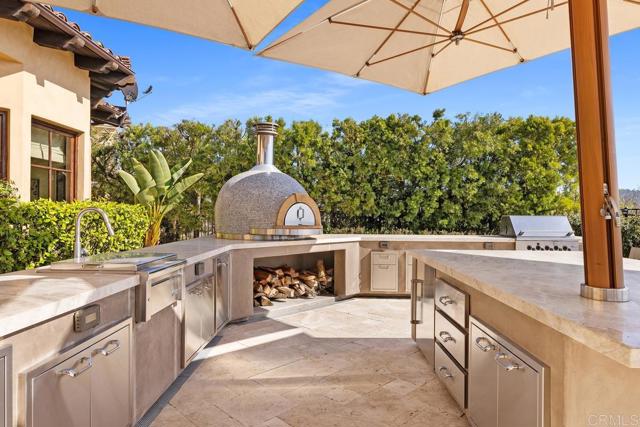 5015 Rancho Quinta Bend, San Diego CA: https://media.crmls.org/mediaz/a54921db-f70b-407f-a383-9f151ed9838c.jpg
