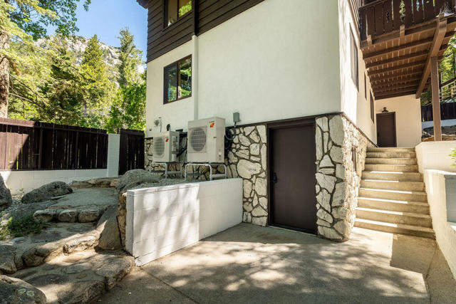 24718 Fern Valley Road, Idyllwild CA: https://media.crmls.org/mediaz/a5496e6c-5007-40df-8ead-0597d14fc645.jpg