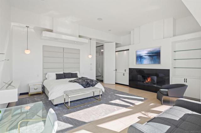 3515 Union St, San Diego CA: https://media.crmls.org/mediaz/a549862b-fa28-4f22-9bcb-57033b93daca.jpg