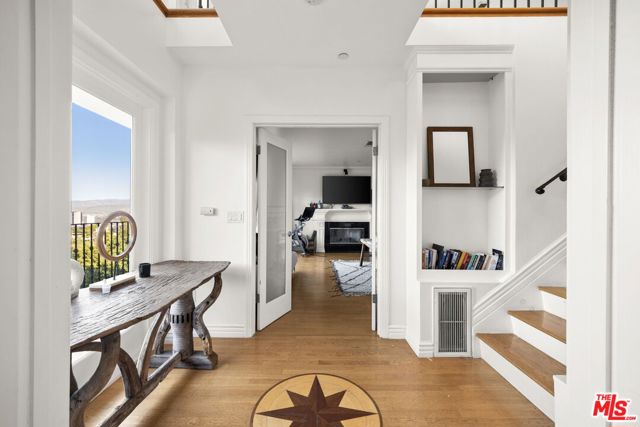 3411 Tareco Drive, Los Angeles CA: https://media.crmls.org/mediaz/a54a102a-3ade-4bda-a75c-3d121cb48e64.jpg