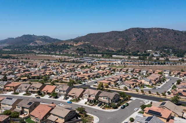 35788 Bay Morgan Lane, Fallbrook CA: https://media.crmls.org/mediaz/a54aac83-40ef-493c-a772-ad5435f41518.jpg