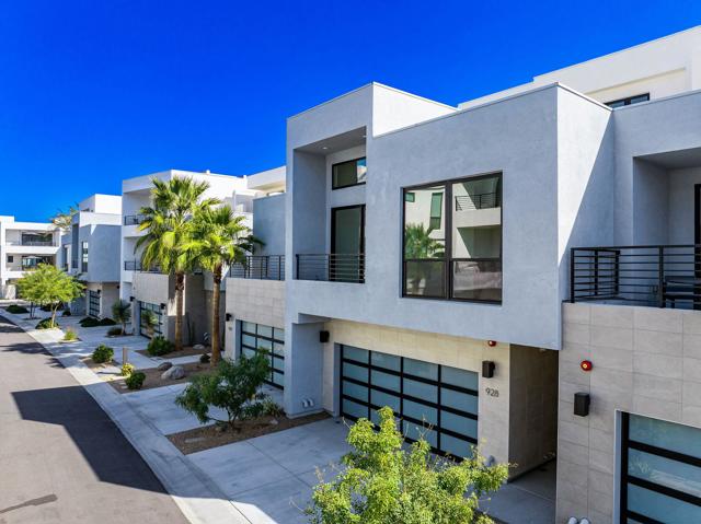 928 Galaxy Drive, Palm Springs CA: https://media.crmls.org/mediaz/a54aafae-6a5b-46cb-8979-50d39f91e985.jpg