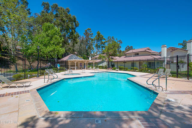 6848 Poppyview Drive, Oak Park CA: https://media.crmls.org/mediaz/a54ad995-242d-459e-995f-c2980d08dc2d.jpg