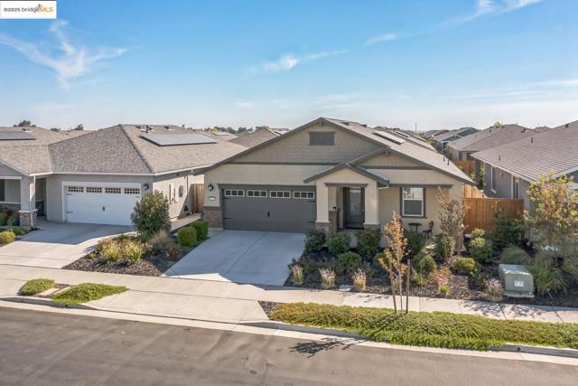 2242 Park PL, Rio Vista CA: https://media.crmls.org/mediaz/a54c412a-18dd-4b1b-9a34-4f40bd595328.jpg