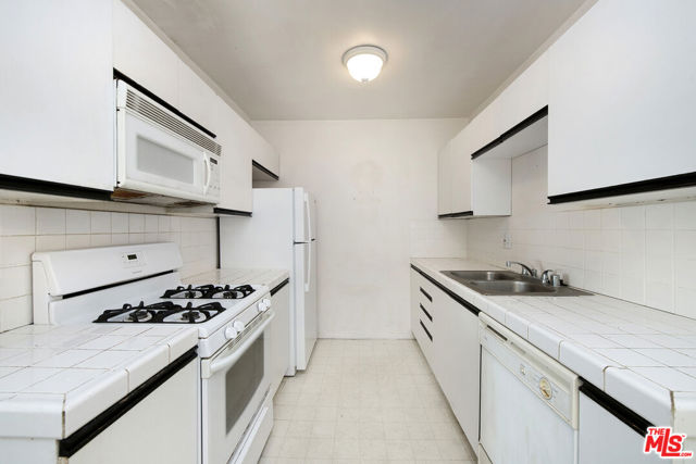 943 9th Street, 9 photo 6