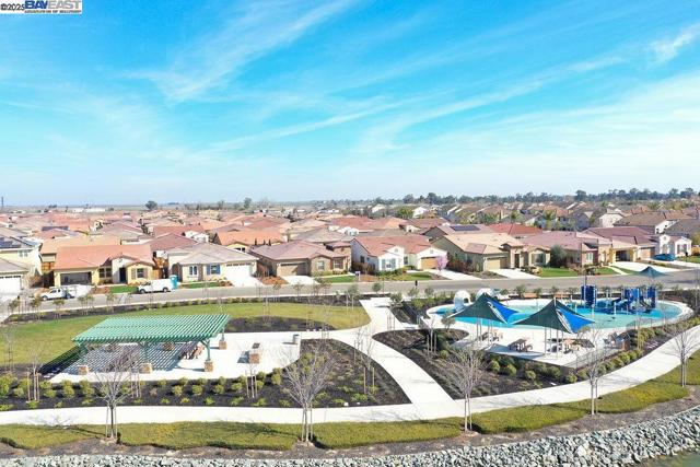 675 Merritt Ct, Discovery Bay CA: https://media.crmls.org/mediaz/a54dc781-9167-4afe-8d15-1cde5673f38d.jpg